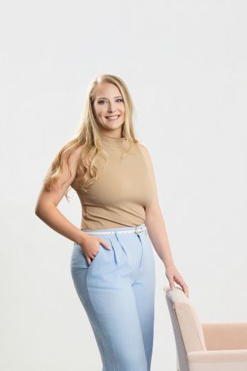 Chelsea Noble, Owner
